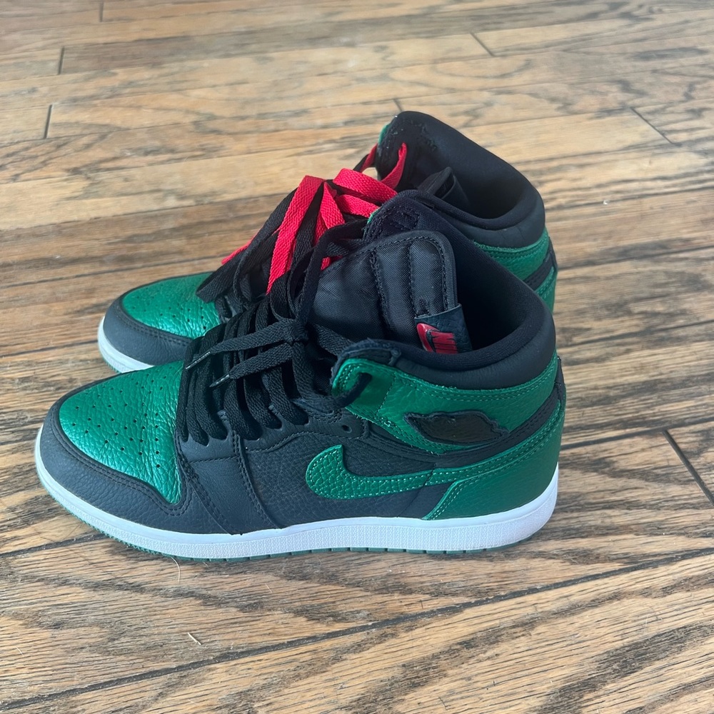 Pine Green Jordan 1